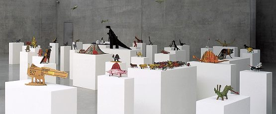 Jake und Dinos Chapman : Explaining Christians to Dinosaurs --- Kunsthaus Bregenz (29.01. bis 28.03.2005), Ausstellungsansicht 3. OG - Foto: Markus Tretter - � Kunsthaus Bregenz, Jake und Dinos Chapman