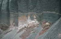 Puy de Lemptegy : Postvulkanische Alterationen in Lapillituffen - Foto � J. Georg Friebe, 2002